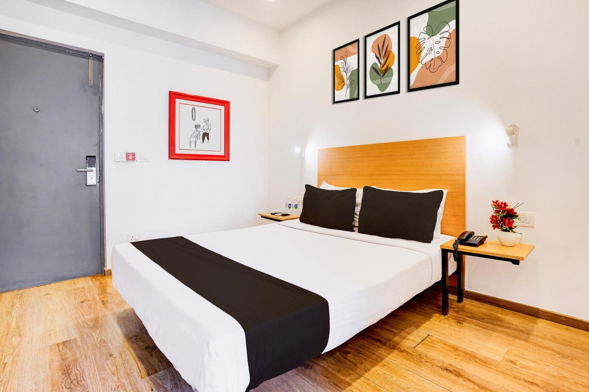 Super Townhouse Khar The Unicontinental Hotel Mumbai Bagian luar foto