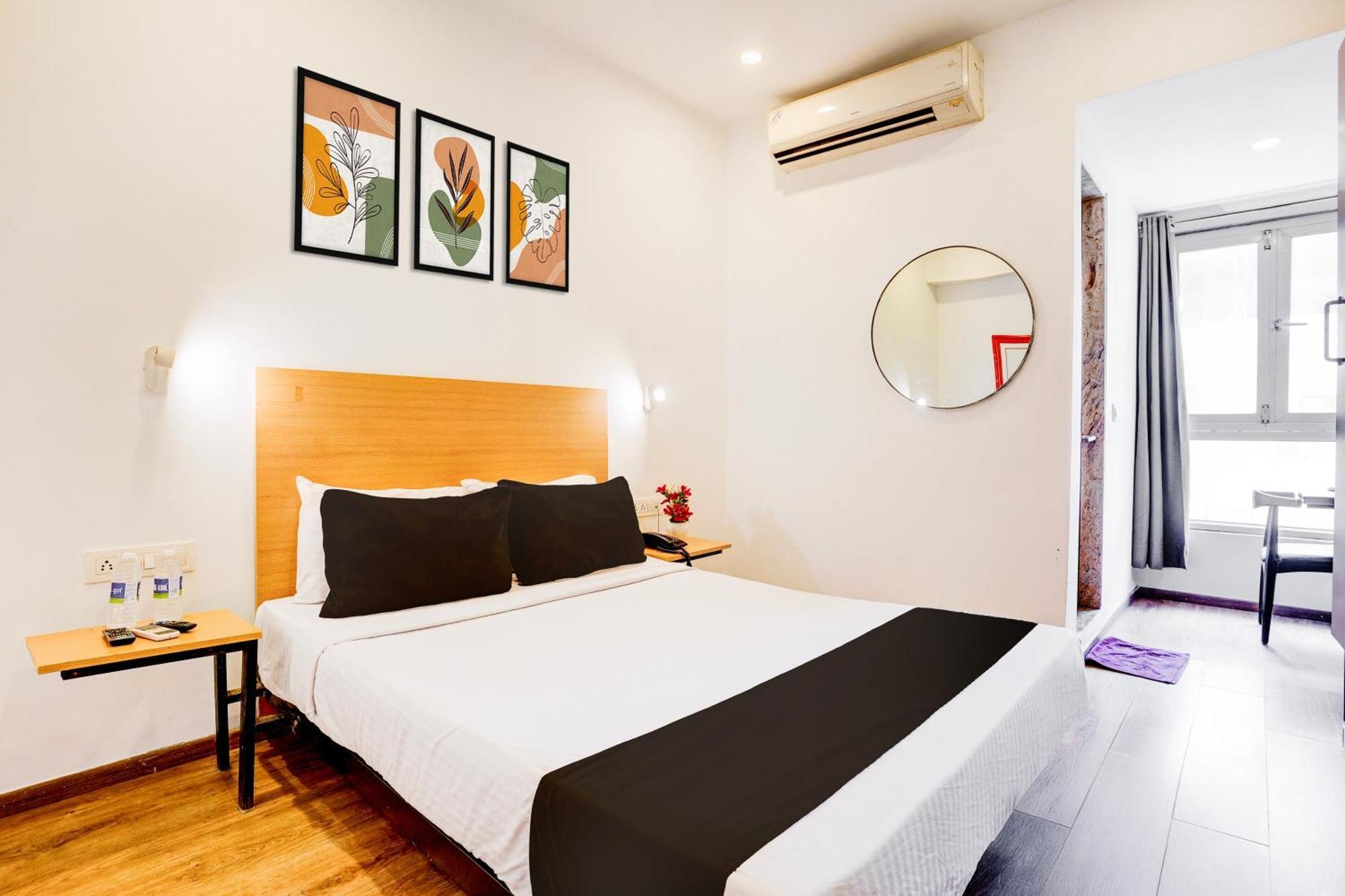 Super Townhouse Khar The Unicontinental Hotel Mumbai Bagian luar foto