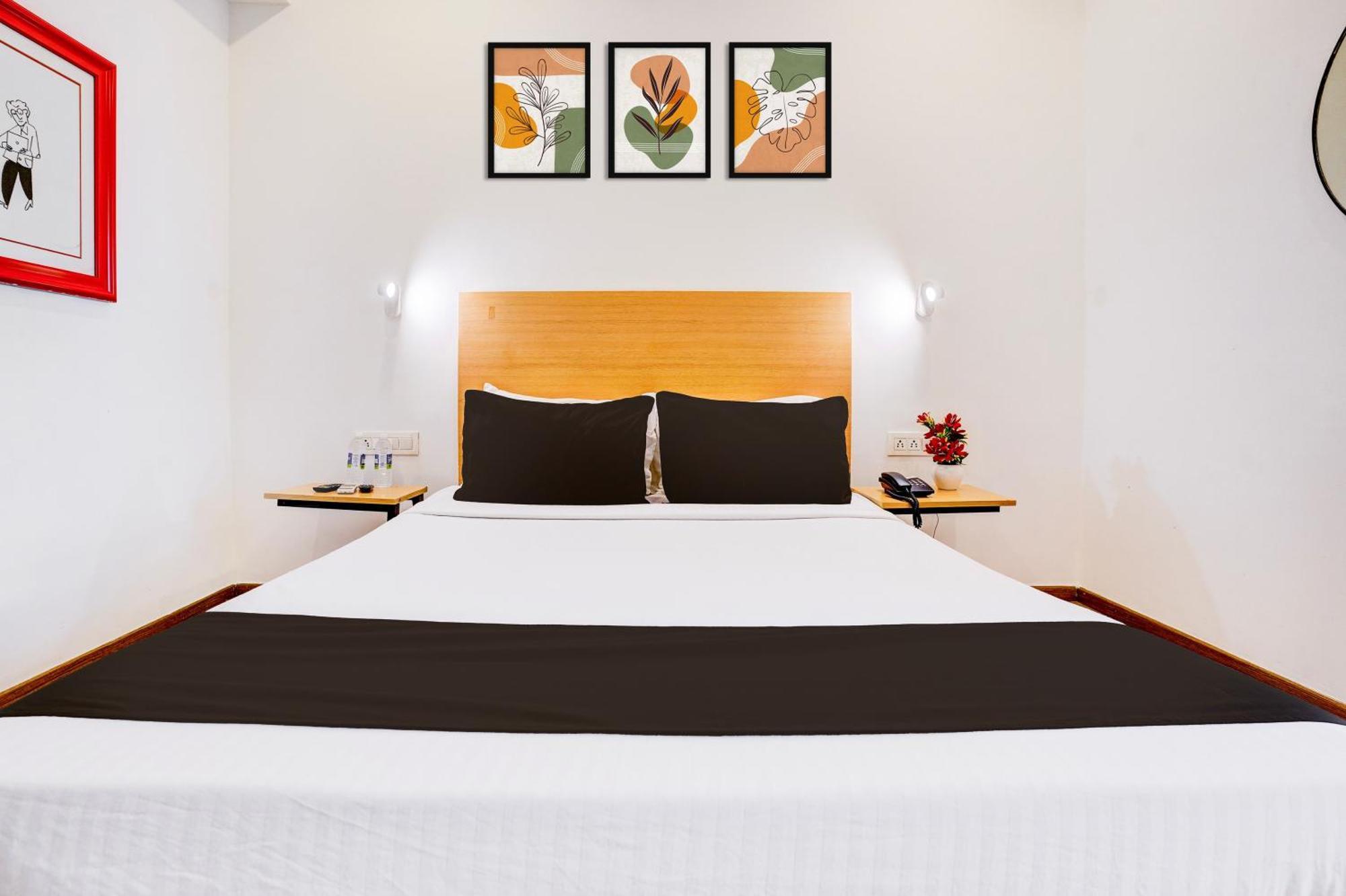 Super Townhouse Khar The Unicontinental Hotel Mumbai Bagian luar foto