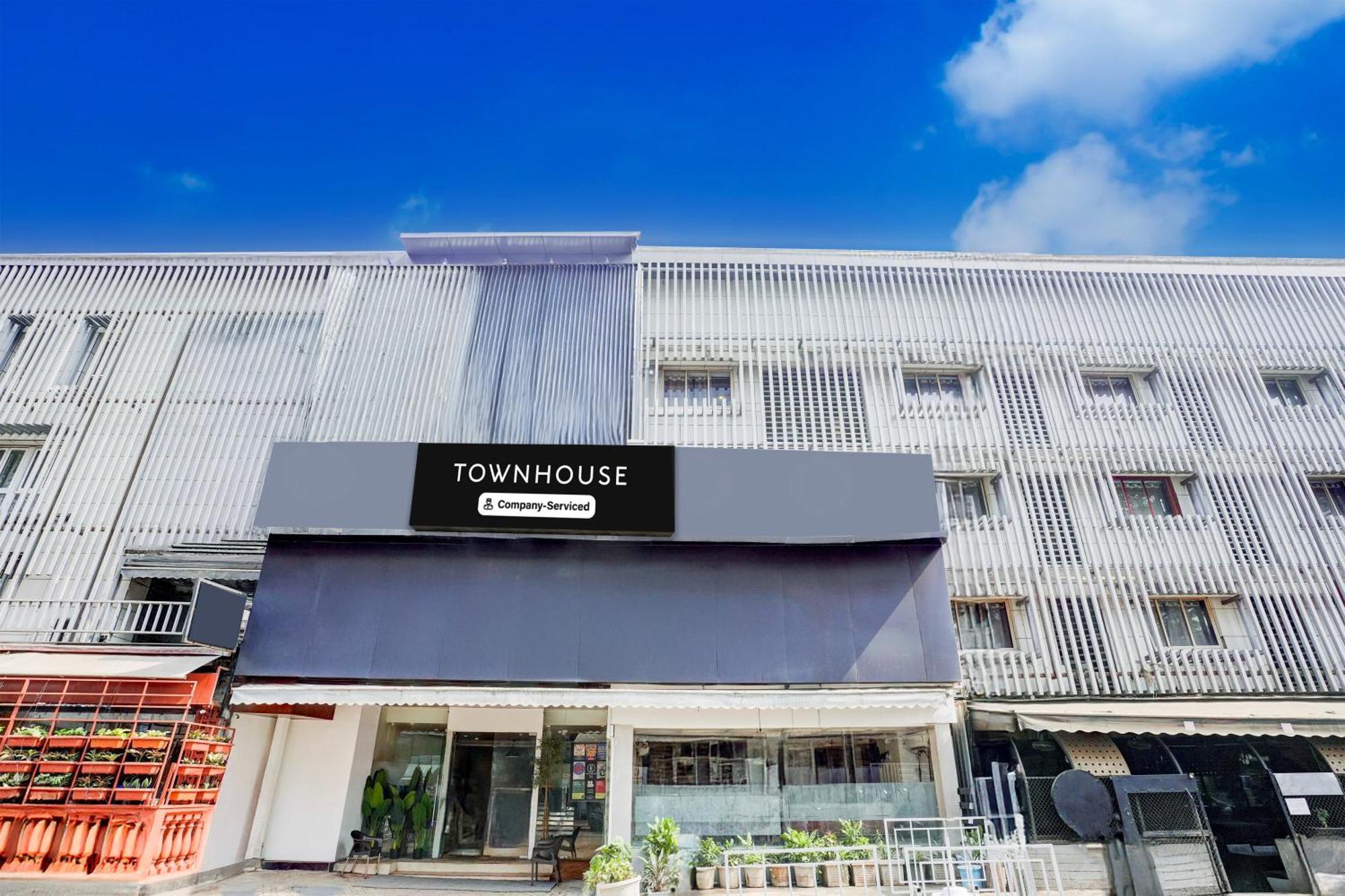 Super Townhouse Khar The Unicontinental Hotel Mumbai Bagian luar foto